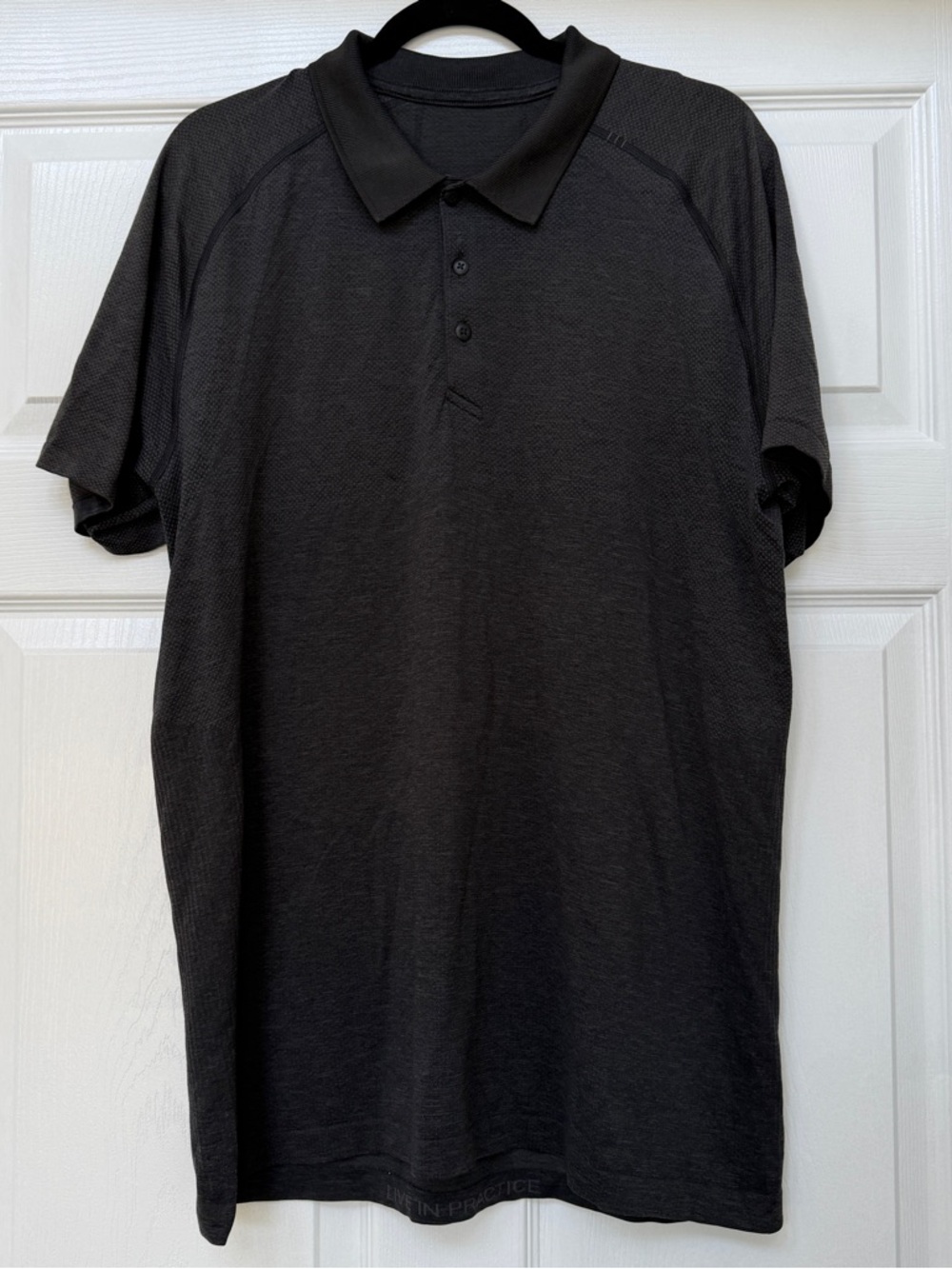 Lululemon Black Metal Vent Polo Mens XL Great Condition